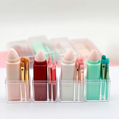 ست براش 7 تکه استند دار دارای پد اسفنجی آرایشی